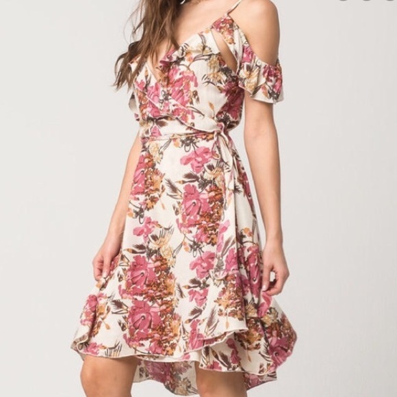 O'Neill Dresses & Skirts - ONEILL Floral wrap dress, off shoulder sleeves